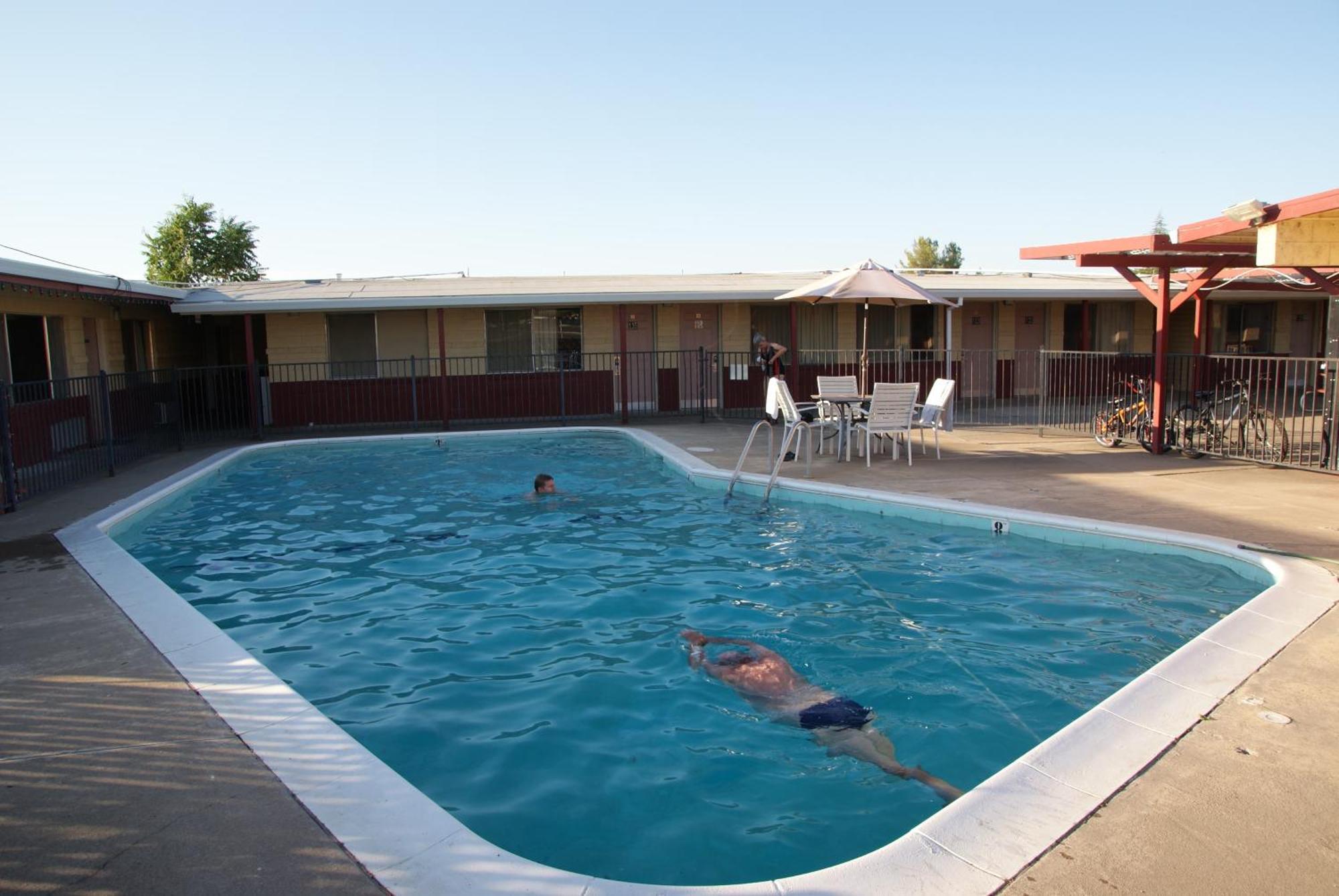 Gateway Inn Red Bluff Extérieur photo